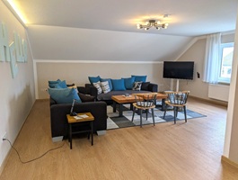 Wohnzimmer in der DG